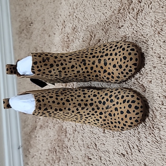 TOMS Cheetah Short Boots - Picture 1 of 5